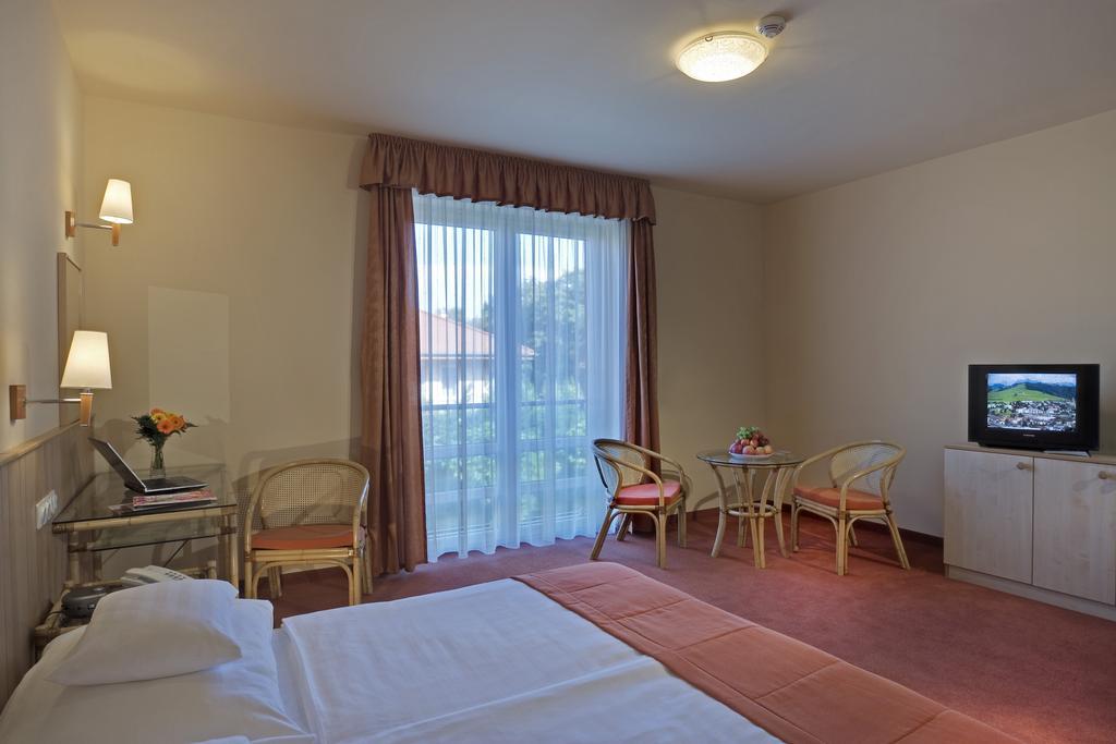 Martfu Hotel Thermal Spa الغرفة الصورة